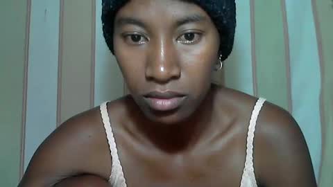 minouch211907 online show from January 26, 3:38 am