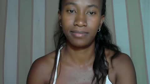 minouch211907 online show from February 12, 10:37 pm
