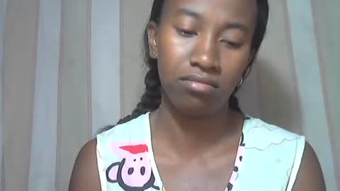 minouch211907 online show from November 22, 3:38 am