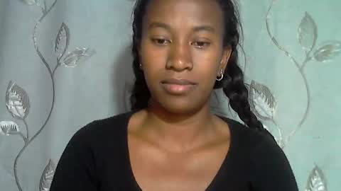 minouch211907 online show from March 28, 2:44 am