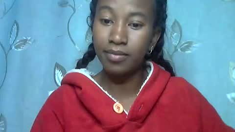 minouch211907 online show from April 19, 1:27 am