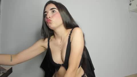 Snapshot of minty151 chatting on December 22, 3:31 pm minty151 online show from December 22, 3:31 pm