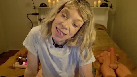 Snapshot of minxtessarae chatting on May 2, 4:23 pm Tessa Rae online show from May 2, 4:23 pm