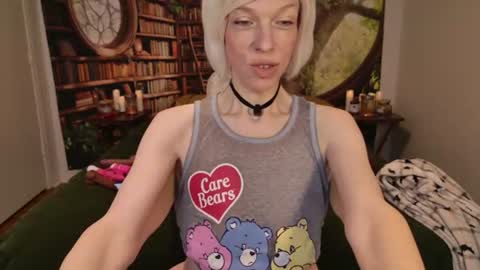 Snapshot of minxtessarae chatting on June 20, 3:15 pm Tessa Rae online show from June 20, 3:15 pm