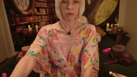 Snapshot of minxtessarae chatting on June 23, 3:26 am Tessa Rae online show from June 23, 3:26 am