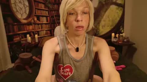 Snapshot of minxtessarae chatting on June 24, 3:27 am Tessa Rae online show from June 24, 3:27 am