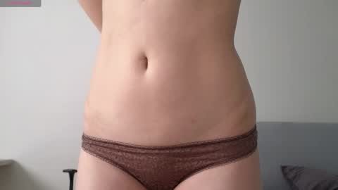 lia online show from April 24, 4:15 am