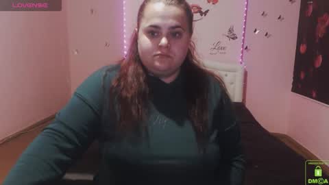 mira_cle_ online show from April 23, 8:13 am