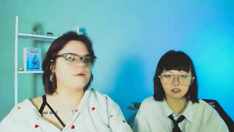 Snapshot of mira_cool_ chatting on December 2, 7:42 pm Darling Mira online show from December 2, 7:42 pm