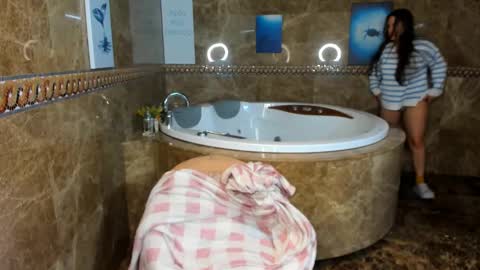 Snapshot of mira_karter chatting on December 5, 2:31 am Mira online show from December 5, 2:31 am