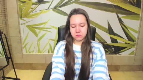 Snapshot of mira_karter chatting on December 8, 1:35 am Mira online show from December 8, 1:35 am