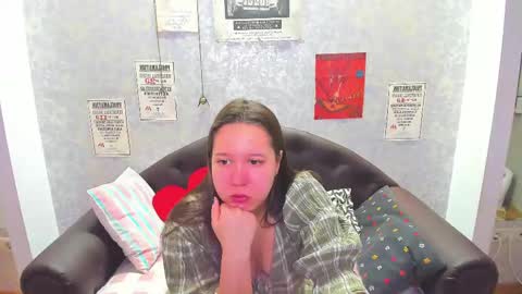 Snapshot of mira_karter chatting on January 28, 2:00 am Mira online show from January 28, 2:00 am