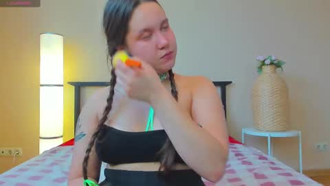 Snapshot of mira_karter chatting on February 4, 4:05 am Mira online show from February 4, 4:05 am