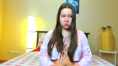 Snapshot of mira_karter chatting on March 11, 1:48 am Mira online show from March 11, 1:48 am