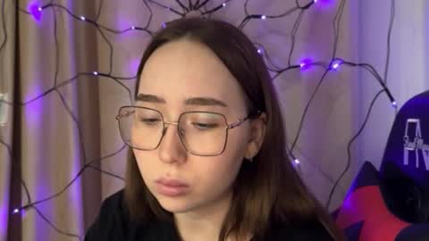 Snapshot of mira_light_ chatting on October 27, 3:27 pm mira_light_ online show from October 27, 3:27 pm