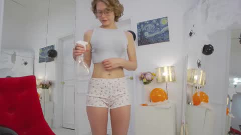 mira_marni online show from October 31, 11:11 am