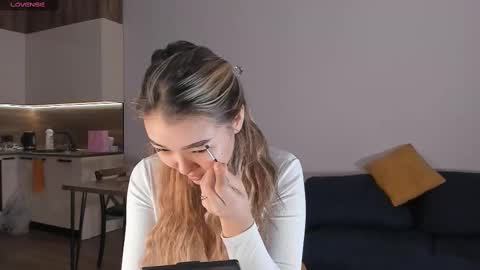 Snapshot of miraann chatting on February 21, 3:12 am Mirana online show from February 21, 3:12 am