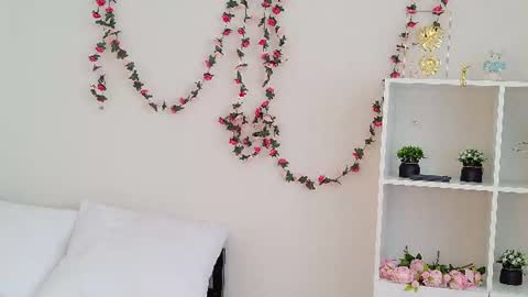 Snapshot of mirabella__flower chatting on July 14, 10:21 am mirabella__flower online show from July 14, 10:21 am