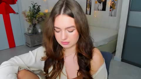 Emma online show from February 11, 7:27 pm