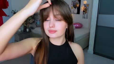 Emma online show from March 4, 10:27 pm