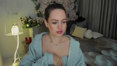 Emma online show from November 14, 7:34 pm