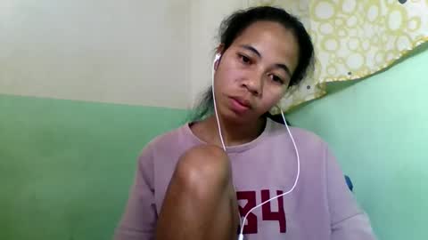 Snapshot of mirah881 chatting on September 19, 7:14 pm mirah881 online show from September 19, 7:14 pm