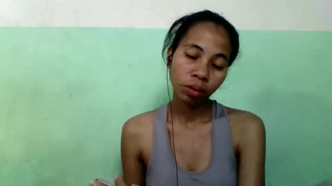Snapshot of mirah881 chatting on October 16, 7:37 pm mirah881 online show from October 16, 7:37 pm