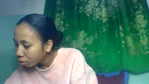 Snapshot of mirah881 chatting on June 9, 6:14 am mirah881 online show from June 9, 6:14 am