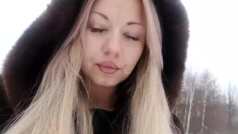 Snapshot of mirahardmanxx chatting on January 28, 11:38 am Happy New Year  online show from January 28, 11:38 am