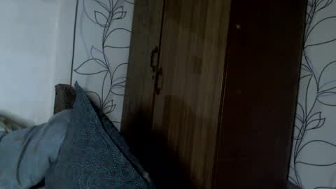 Snapshot of mirahardmanxx chatting on February 28, 5:15 pm Happy New Year  online show from February 28, 5:15 pm