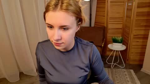 Aki online show from April 22, 1:23 pm