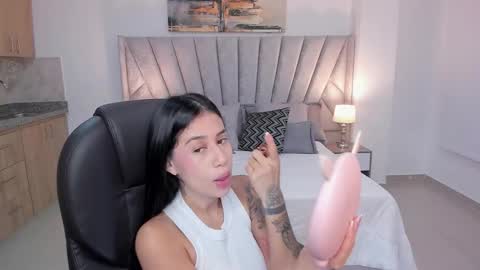 Snapshot of miranda_crawfor chatting on October 15, 11:54 am miranda_crawfor online show from October 15, 11:54 am