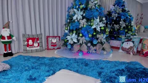 Snapshot of mirandacollins_ chatting on December 9, 1:40 am Miranda online show from December 9, 1:40 am