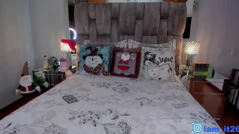 Snapshot of mirandacollins_ chatting on December 15, 12:26 am Miranda online show from December 15, 12:26 am