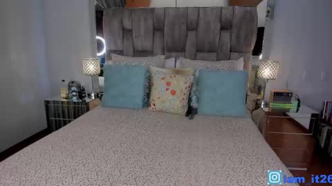 Snapshot of mirandacollins_ chatting on April 29, 12:16 am Miranda online show from April 29, 12:16 am