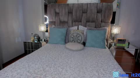 Snapshot of mirandacollins_ chatting on May 20, 1:23 am Miranda online show from May 20, 1:23 am