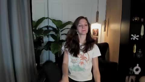 Snapshot of mirandaglow chatting on June 28, 5:46 am Miranda online show from June 28, 5:46 am