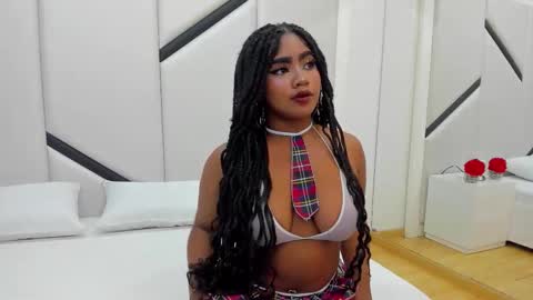 Snapshot of mirandaturbay chatting on October 26, 1:44 am M T online show from October 26, 1:44 am