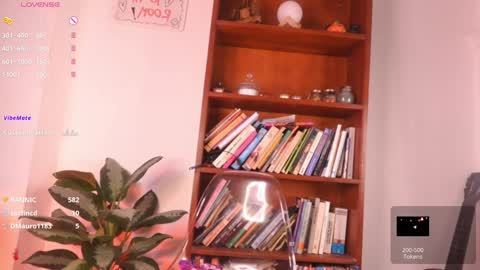 MIRANDA HERNANDEZ online show from December 4, 8:23 am