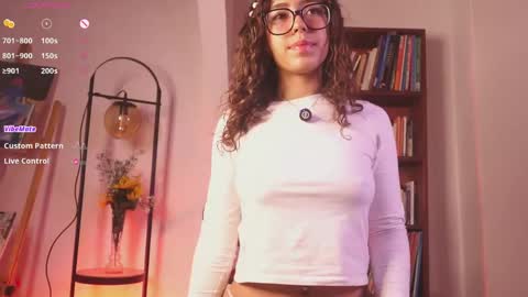Snapshot of miranditaa chatting on May 1, 3:55 am MIRANDA HERNANDEZ online show from May 1, 3:55 am