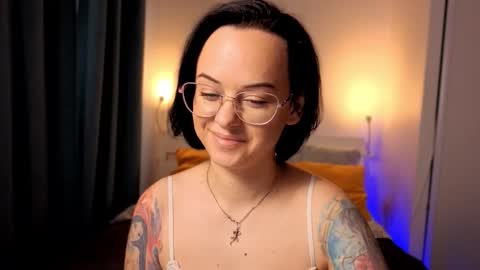 Snapshot of miraskyy chatting on October 4, 2:48 pm MiraSkyy online show from October 4, 2:48 pm