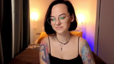 Snapshot of miraskyy chatting on October 22, 2:50 pm MiraSkyy online show from October 22, 2:50 pm