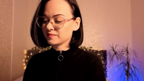 MiraSkyy online show from December 1, 7:41 pm