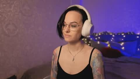 Snapshot of miraskyy chatting on August 2, 9:02 pm MiraSkyy online show from August 2, 9:02 pm