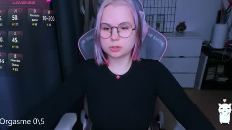 Kira online show from April 21, 7:06 pm