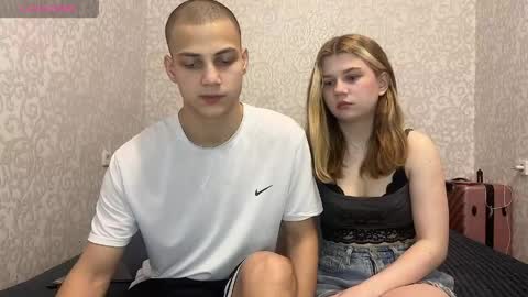 Snapshot of mirelcouple chatting on May 21, 3:08 pm mirelcouple online show from May 21, 3:08 pm