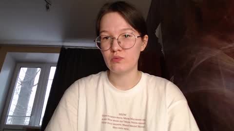 Snapshot of miriamor chatting on January 19, 7:04 am Mira online show from January 19, 7:04 am