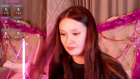 Snapshot of miriamwhite chatting on December 18, 2:06 pm Miriam WhiteF online show from December 18, 2:06 pm