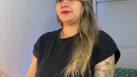 Snapshot of mirilinda chatting on January 28, 5:22 am mirilinda online show from January 28, 5:22 am