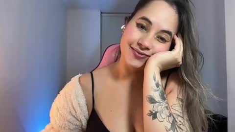 Snapshot of mirilinda chatting on February 9, 7:38 am mirilinda online show from February 9, 7:38 am